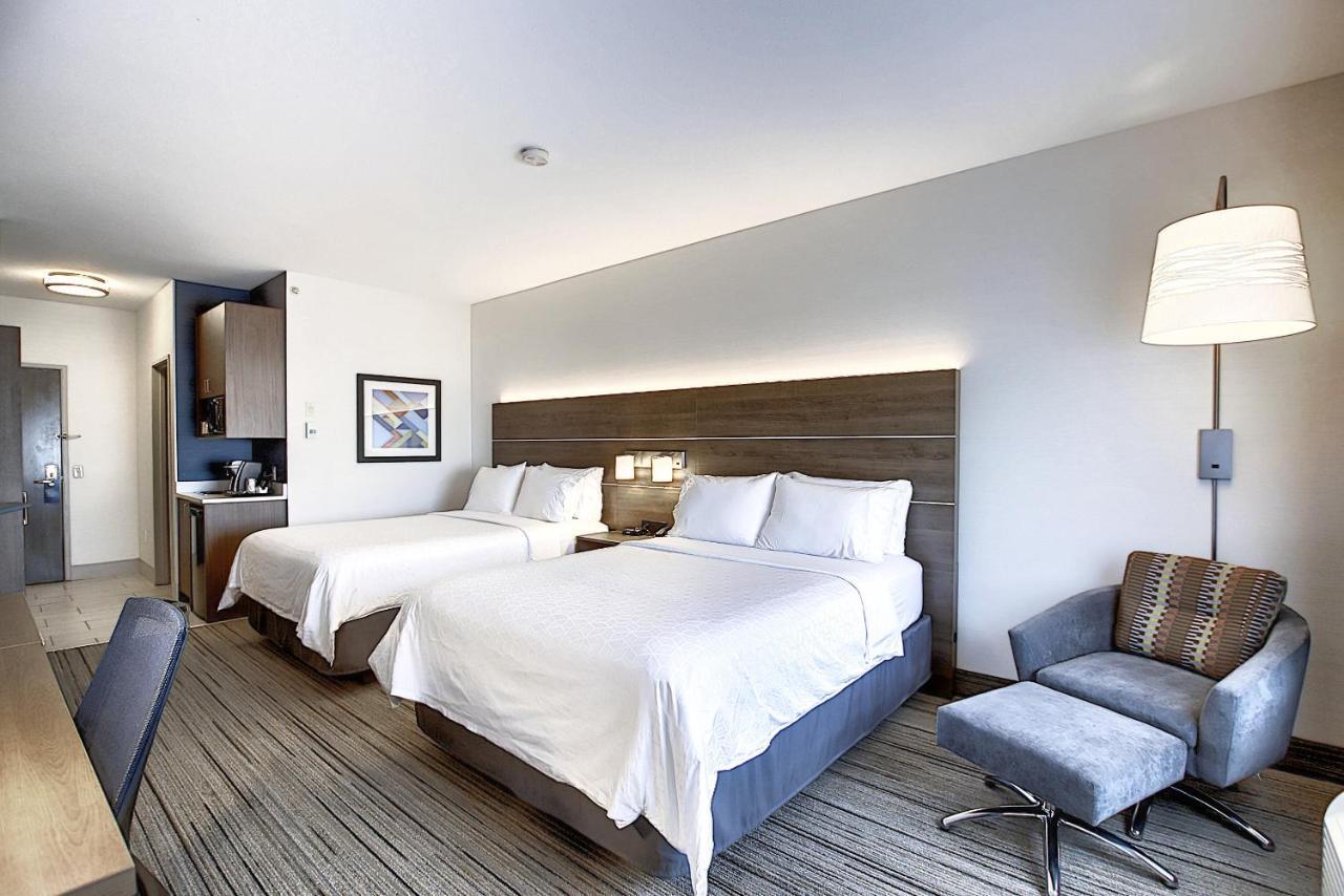 Holiday Inn Express Airport Calgary By Ihg Eksteriør billede