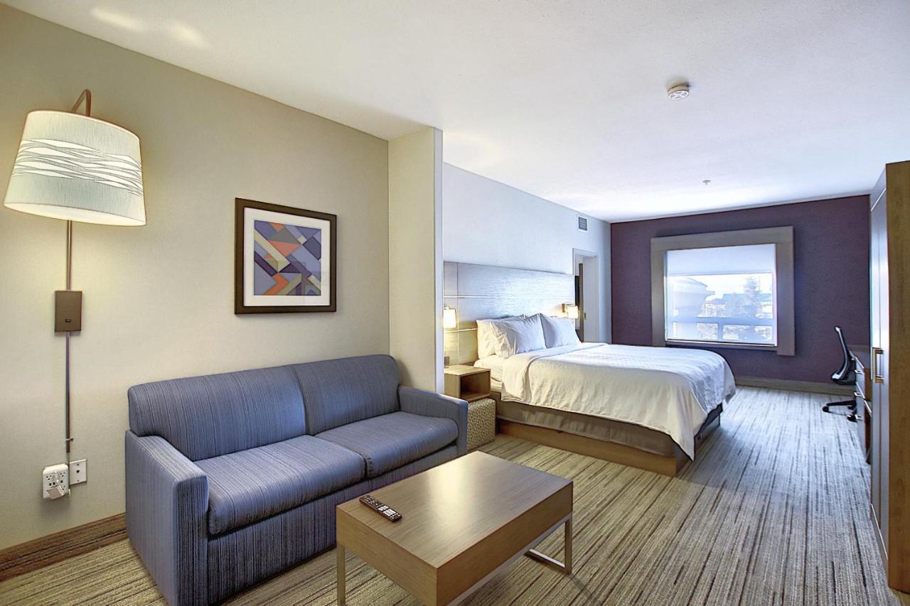 Holiday Inn Express Airport Calgary By Ihg Eksteriør billede